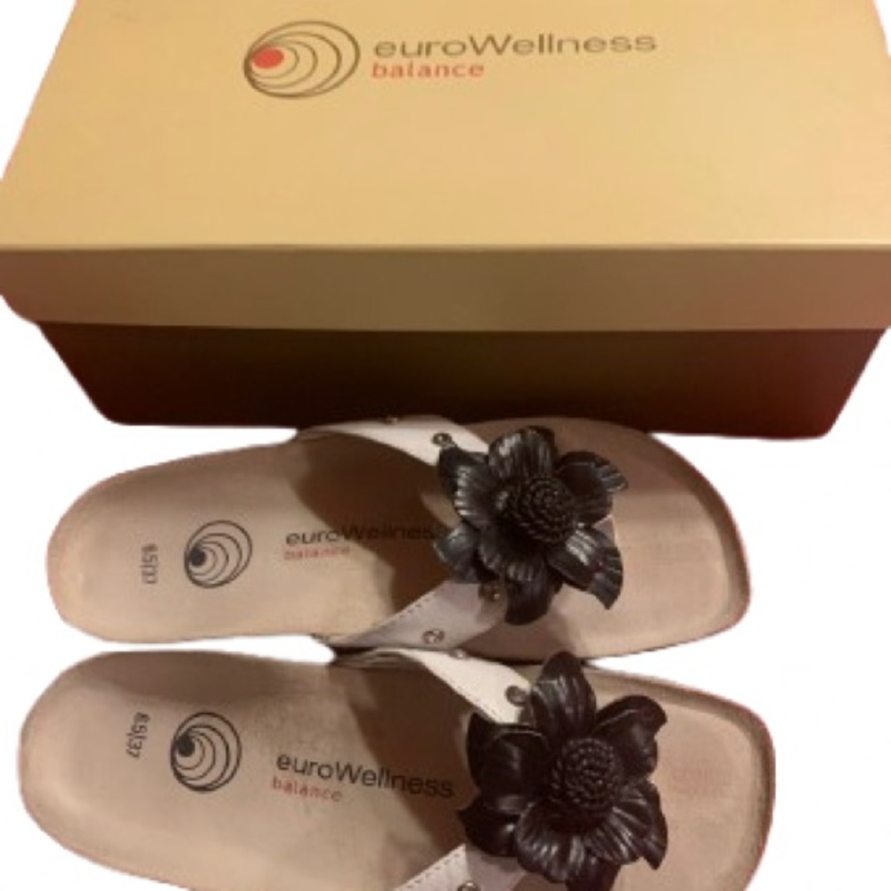 EuroWellness sandal slides - size 6.5/37